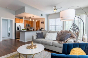 CENTRAL DALLAS TWO BEDROOM SUITE KING BED FREE PARKING INTERNEt